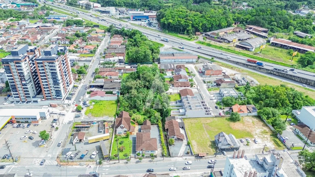 Terreno para prédio à venda no bairro Anita Garibaldi em Joinville, por R$ 9.000.000.00. — foto 3