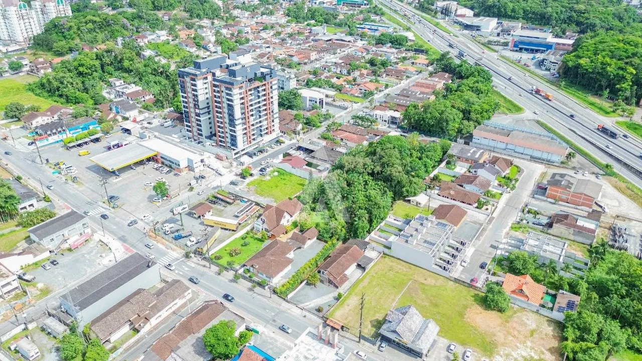 Terreno para prédio à venda no bairro Anita Garibaldi em Joinville, por R$ 9.000.000.00. — foto 4