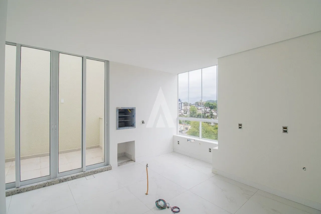 Cobertura com 1 suíte(s) mais 2 quarto(s) à venda no bairro Saguaçu em JOINVILLE, por R$ 843.862.76. - foto 1