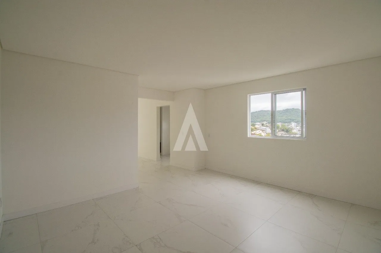 Cobertura com 1 suíte(s) mais 2 quarto(s) à venda no bairro Saguaçu em JOINVILLE, por R$ 843.862.76. — foto 4