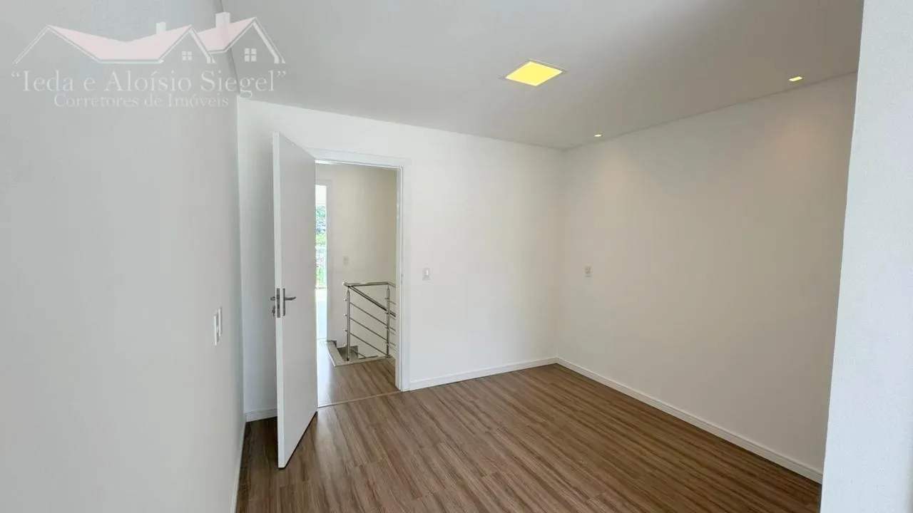 Sobrado triplex c/ 2 Suites e 2 Vagas Bairro Fortaleza- Blumenau/SC Ref. 1385 — foto 5