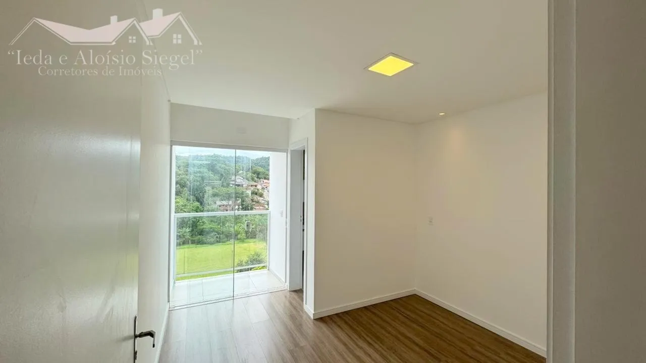 Sobrado triplex c/ 2 Suites e 2 Vagas Bairro Fortaleza- Blumenau/SC Ref. 1385 — foto 3
