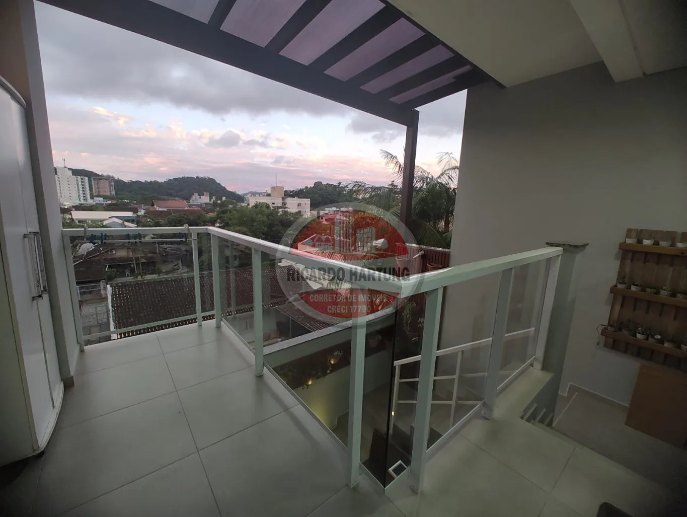 Casa · à venda · 3 quartos · 140m² · Garcia, Blumenau