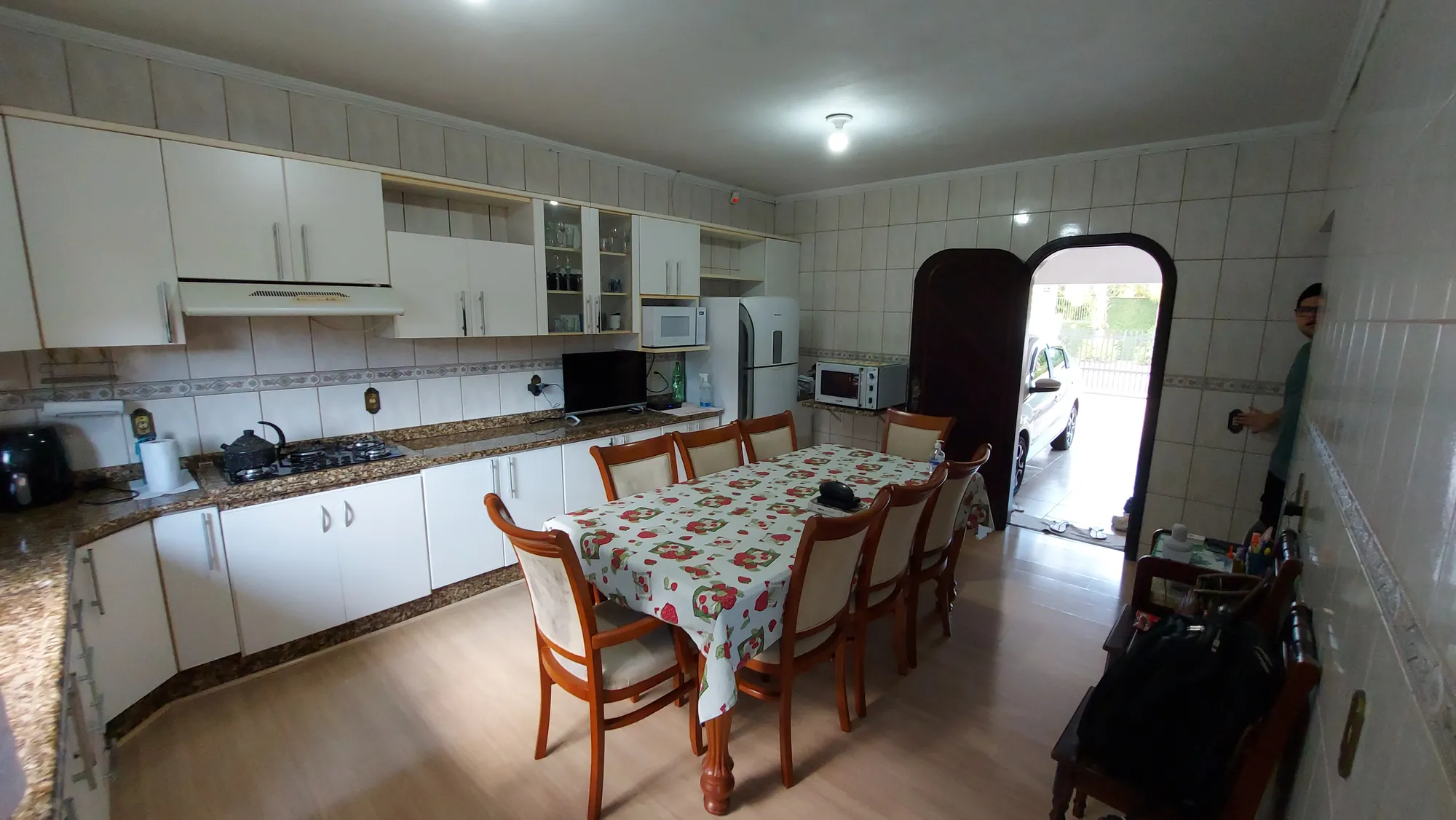 Casa Residencial com área subsolo para exploração comercial. — foto 7