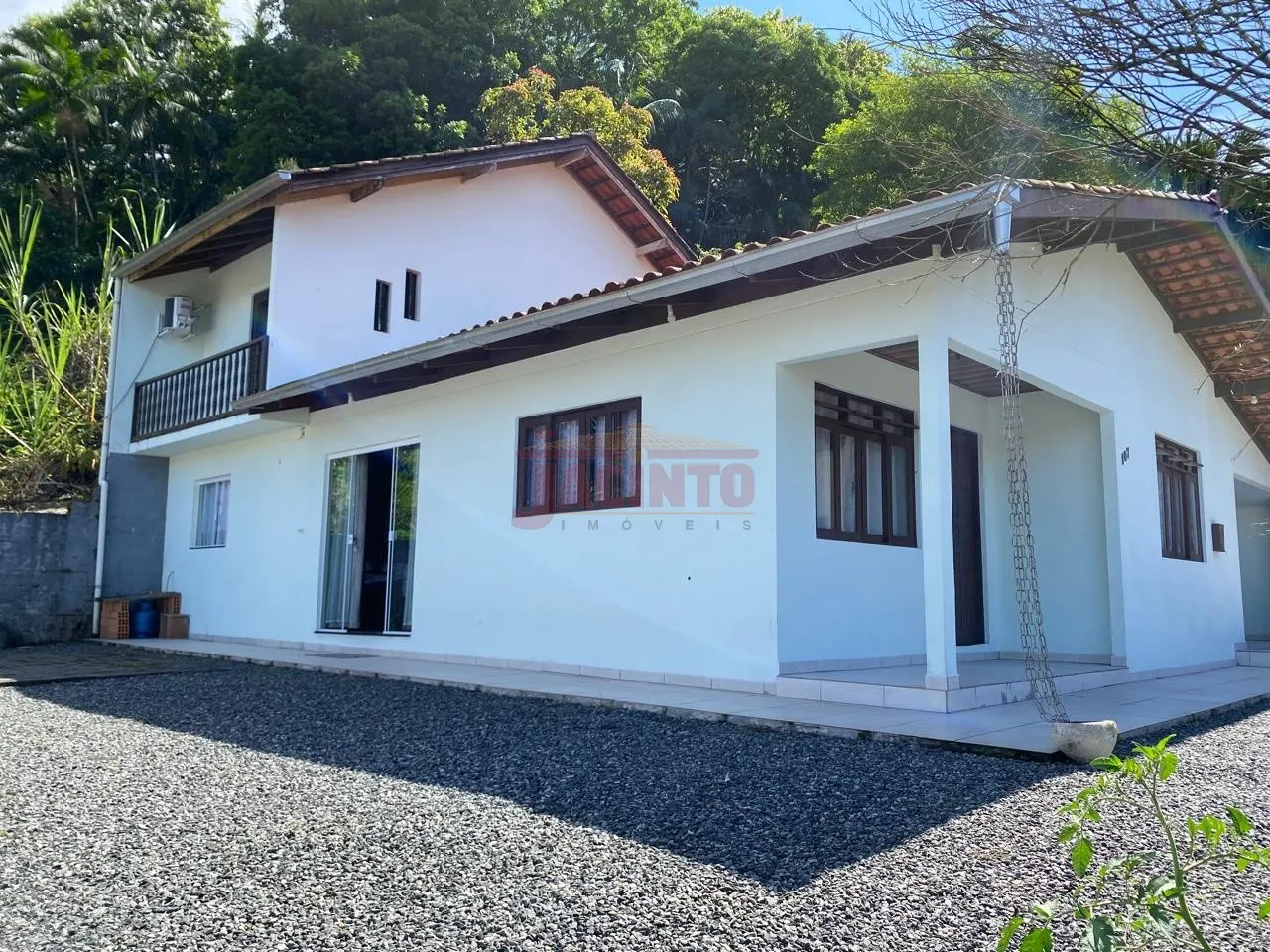 Casa em alvenaria com mais uma quitinete nos fundos, no bairro Fortaleza. — foto 2
