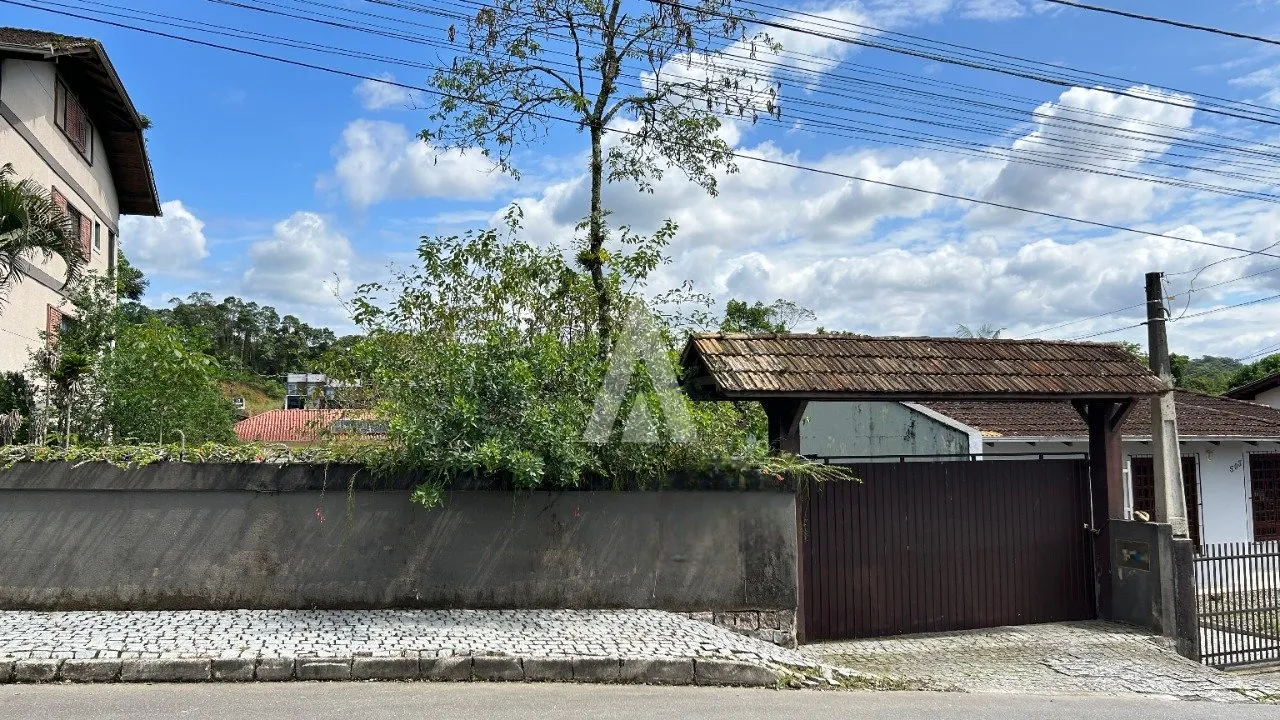 Terreno à venda no bairro Bom Retiro em Joinville, por R$ 690.000,00. — foto 3