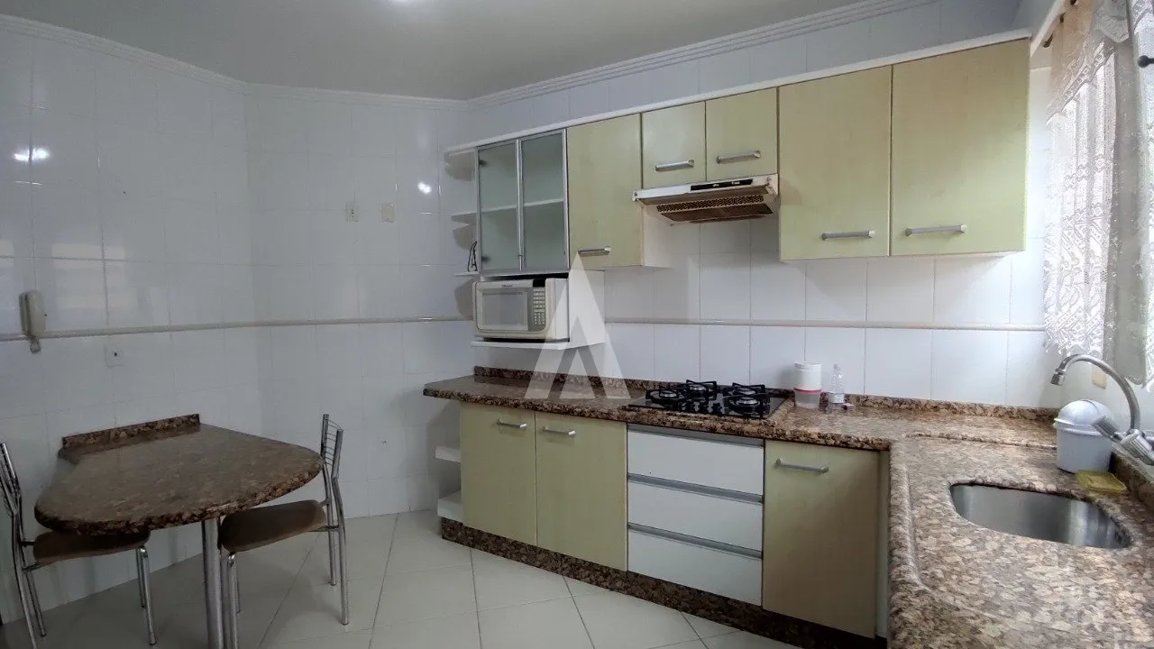 Casa com 1 suíte(s) mais 3 quarto(s) à venda no bairro Costa E Silva em Joinville, por R$ 1.000.000.00. — foto 5