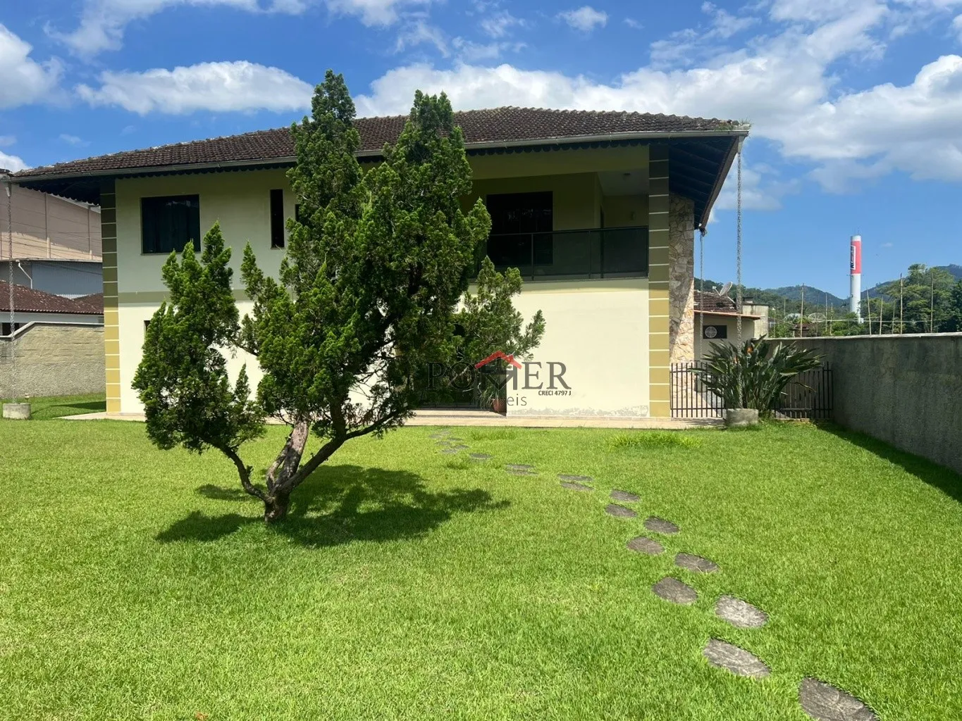 Belissima Casa no Bairro Testo Alto com 414,00m de construção, edificado num terreno com 1.650,60m. — foto 4