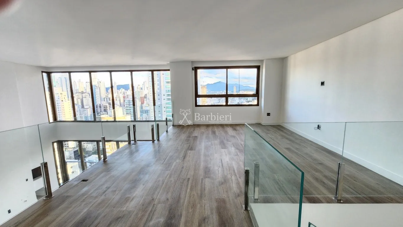 Apartamento com 5 suítes e 4 vagas de garagem no bairro Centro em Balneário Camboriú/SC - foto 1
