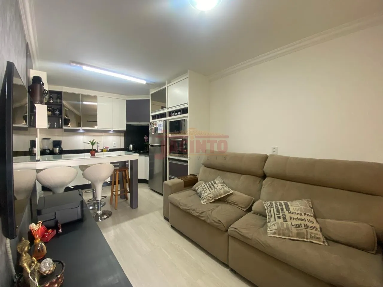 CASA GEMINADA EM CONDOMÍNIO FECHADO, ÓTIMA LOCALIZAÇÃO NO BAIRRO SALTO DO NORTE. — foto 3