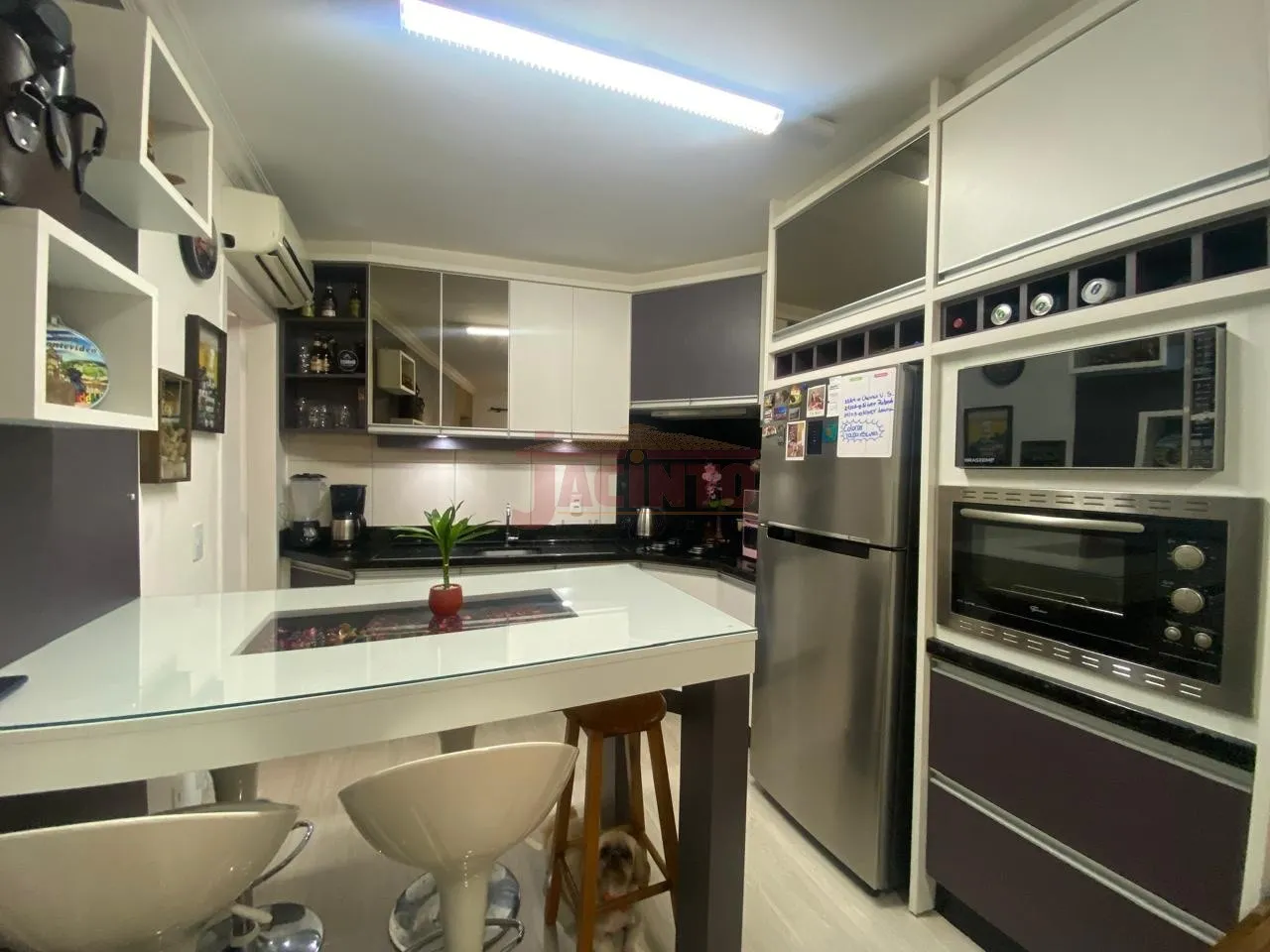 CASA GEMINADA EM CONDOMÍNIO FECHADO, ÓTIMA LOCALIZAÇÃO NO BAIRRO SALTO DO NORTE. — foto 4