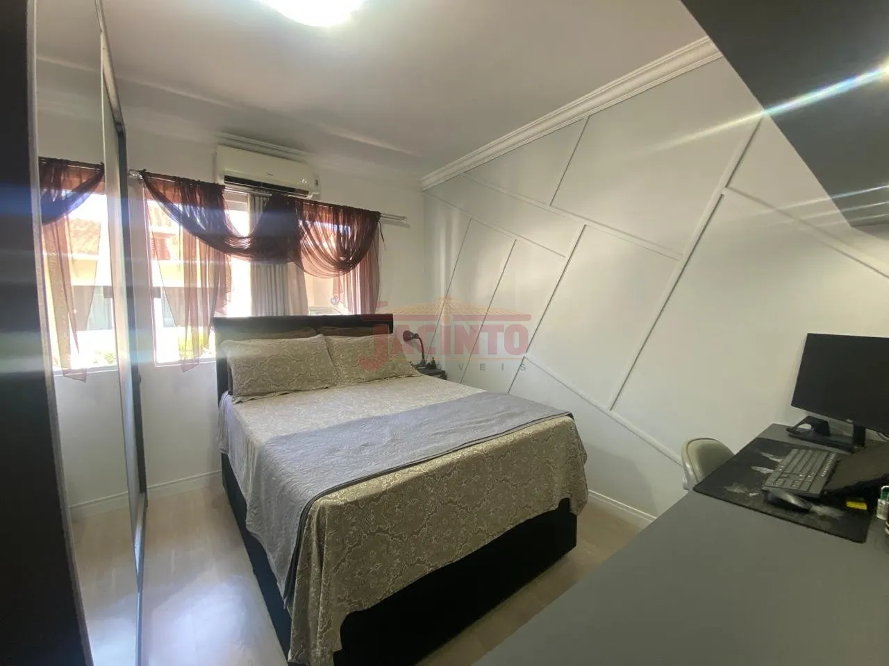 CASA GEMINADA EM CONDOMÍNIO FECHADO, ÓTIMA LOCALIZAÇÃO NO BAIRRO SALTO DO NORTE. — foto 7