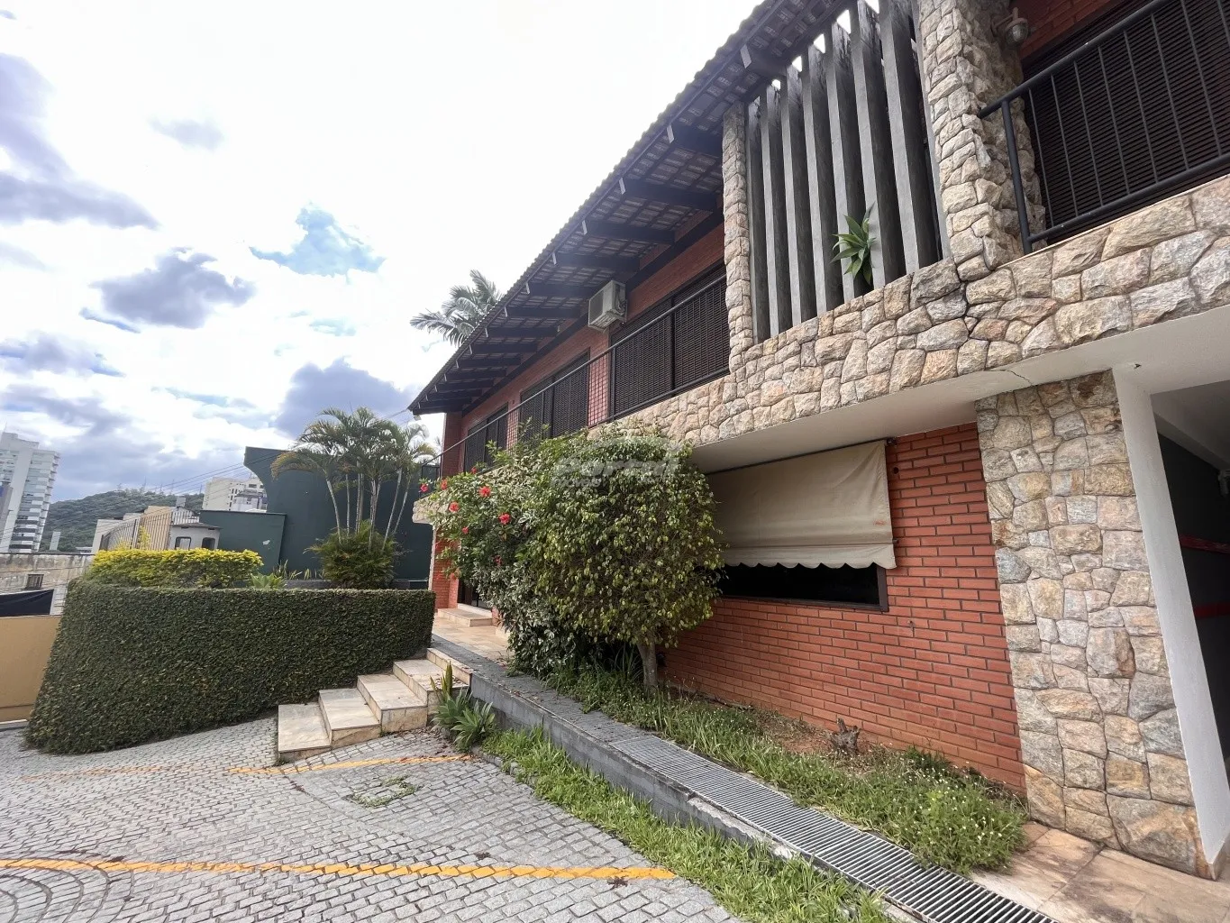 Casa Comercial disponível para locação no Centro de Blumenau — foto 2