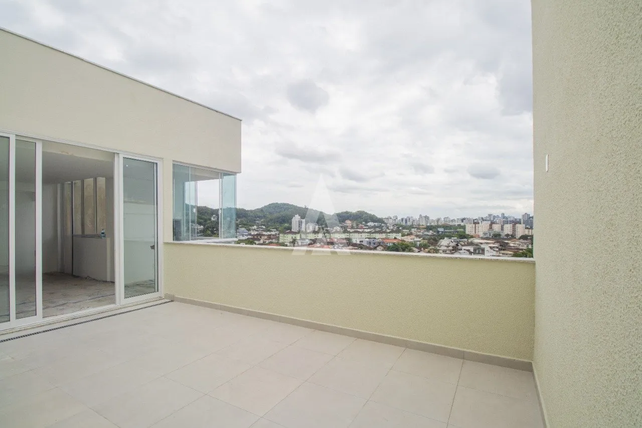 Cobertura com 1 suíte(s) mais 2 quarto(s) à venda no bairro Saguaçu em JOINVILLE, por R$ 865.535.73. - foto 1