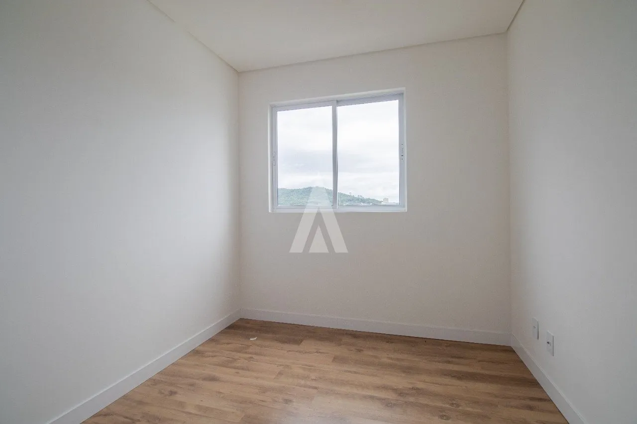 Cobertura com 1 suíte(s) mais 2 quarto(s) à venda no bairro Saguaçu em JOINVILLE, por R$ 865.535.73. — foto 7