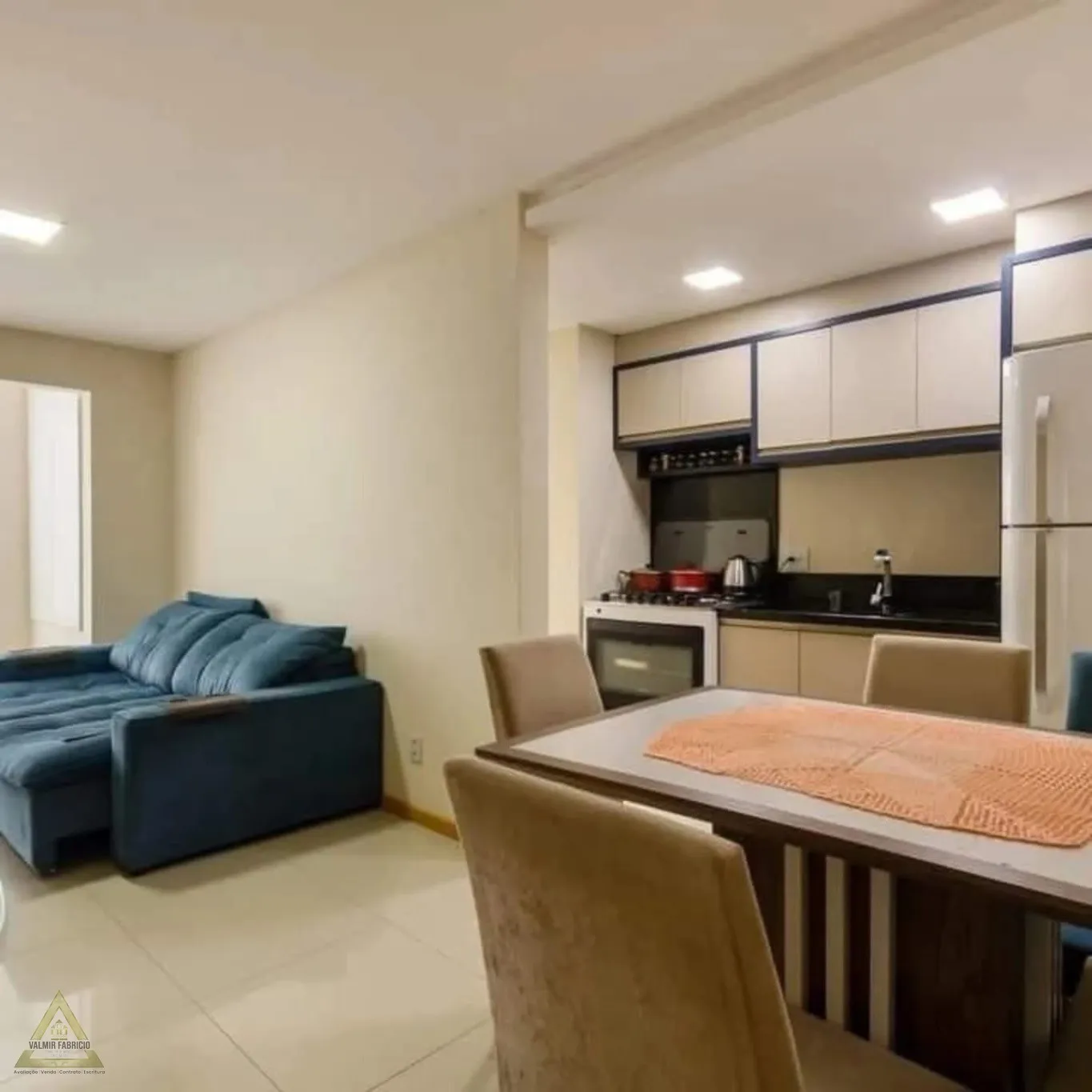 Excelente Apê, espaçoso, vizinhança calma, confortável e acolhedor, bem localizado para você morar ou gerar renda através de locação. Localizado na Rua Iguape, próximo da Furb, no bairro Itoupava Seca: Essa localização é boa pra você? Lindo apartamento com a l — foto 5