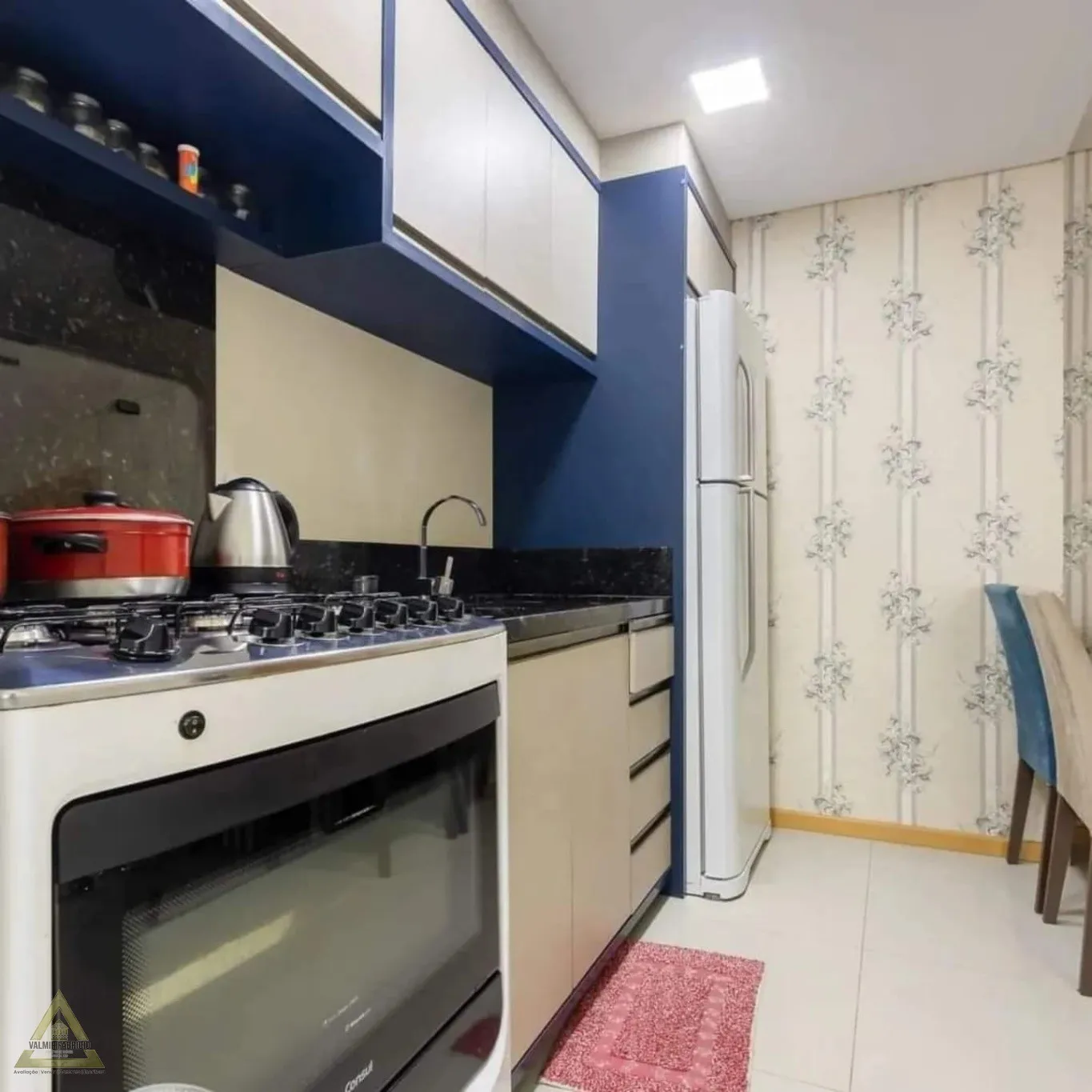 Excelente Apê, espaçoso, vizinhança calma, confortável e acolhedor, bem localizado para você morar ou gerar renda através de locação. Localizado na Rua Iguape, próximo da Furb, no bairro Itoupava Seca: Essa localização é boa pra você? Lindo apartamento com a l — foto 6