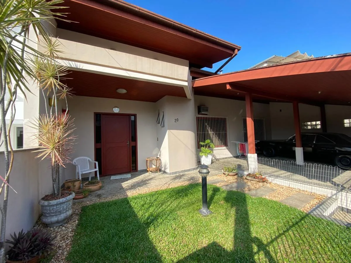 Casa para Venda em Blumenau, Escola Agricola, 4 dormitórios, 1 suíte, 2 banheiros, 2 vagas - foto 1