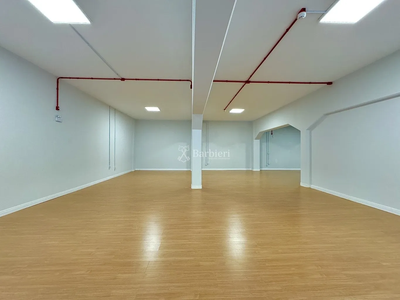 Sala Comercial com 350m sendo o andar todo no bairro Centro em Blumenau/SC - foto 1