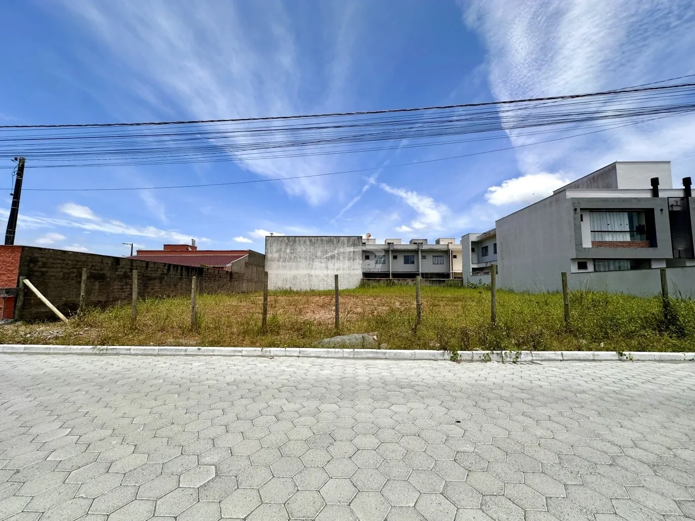 Excelente terreno com 600m no centro de Balneário Piçarras/SC (Cód. 19785); — foto 4