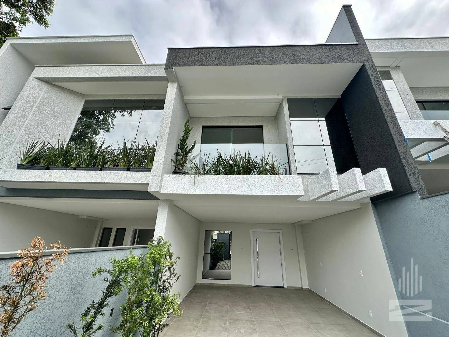 Casa à Venda com 3 Dormitórios e Piscina no bairro Ponta Aguda em Blumenau - foto 1