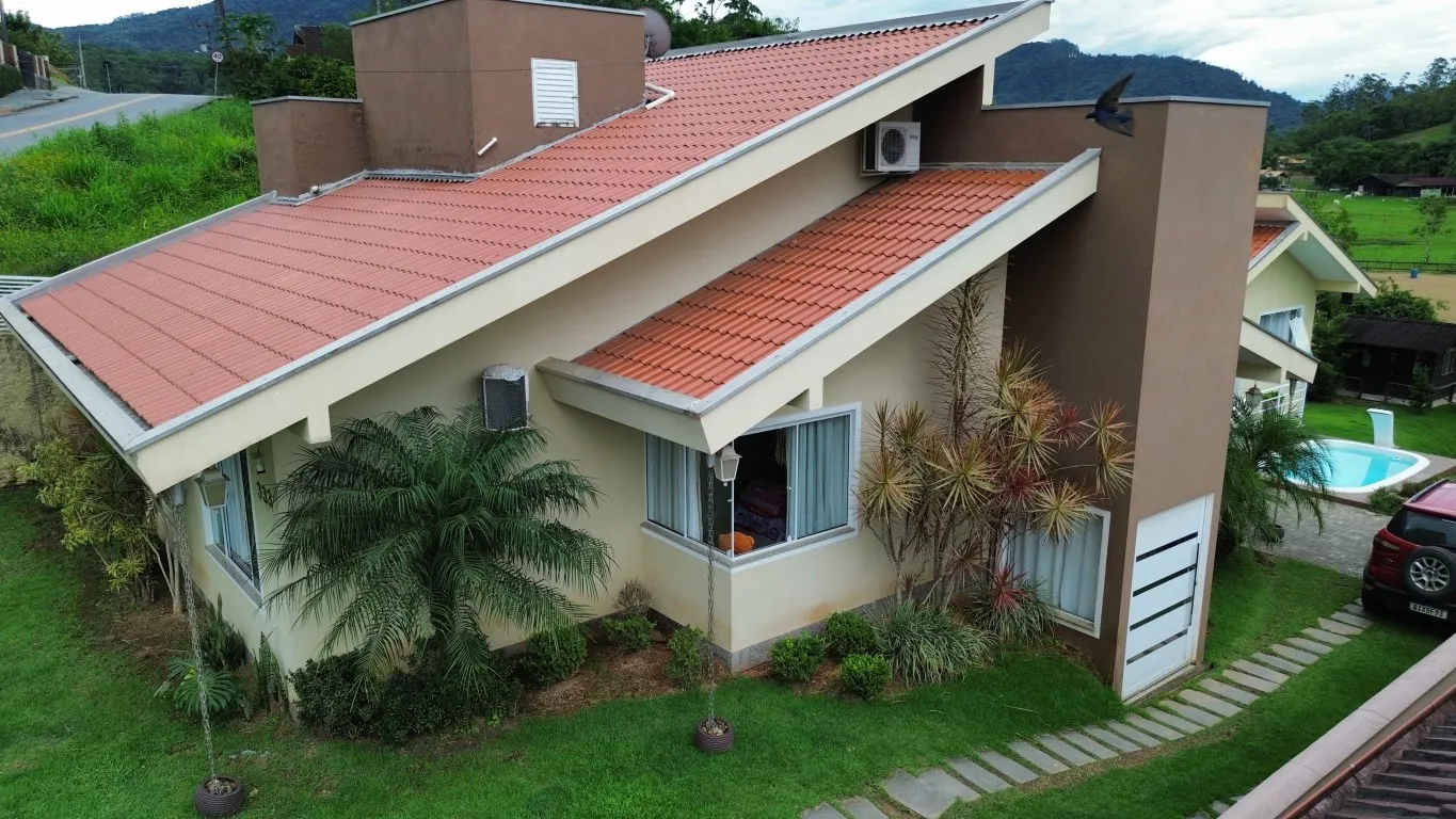 Casa Completa em Pomerode: Piscina, Suítes e Salão de Festas - foto 1