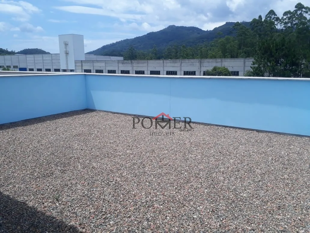 Excelente casa Geminada, estilo PORTEIRA FECHADA, com 62,90m de área construída, edificada num terreno de 200,05m, no Bairro Pomerode Fundos, em Pomerode, com 3 Dormitórios. — foto 5