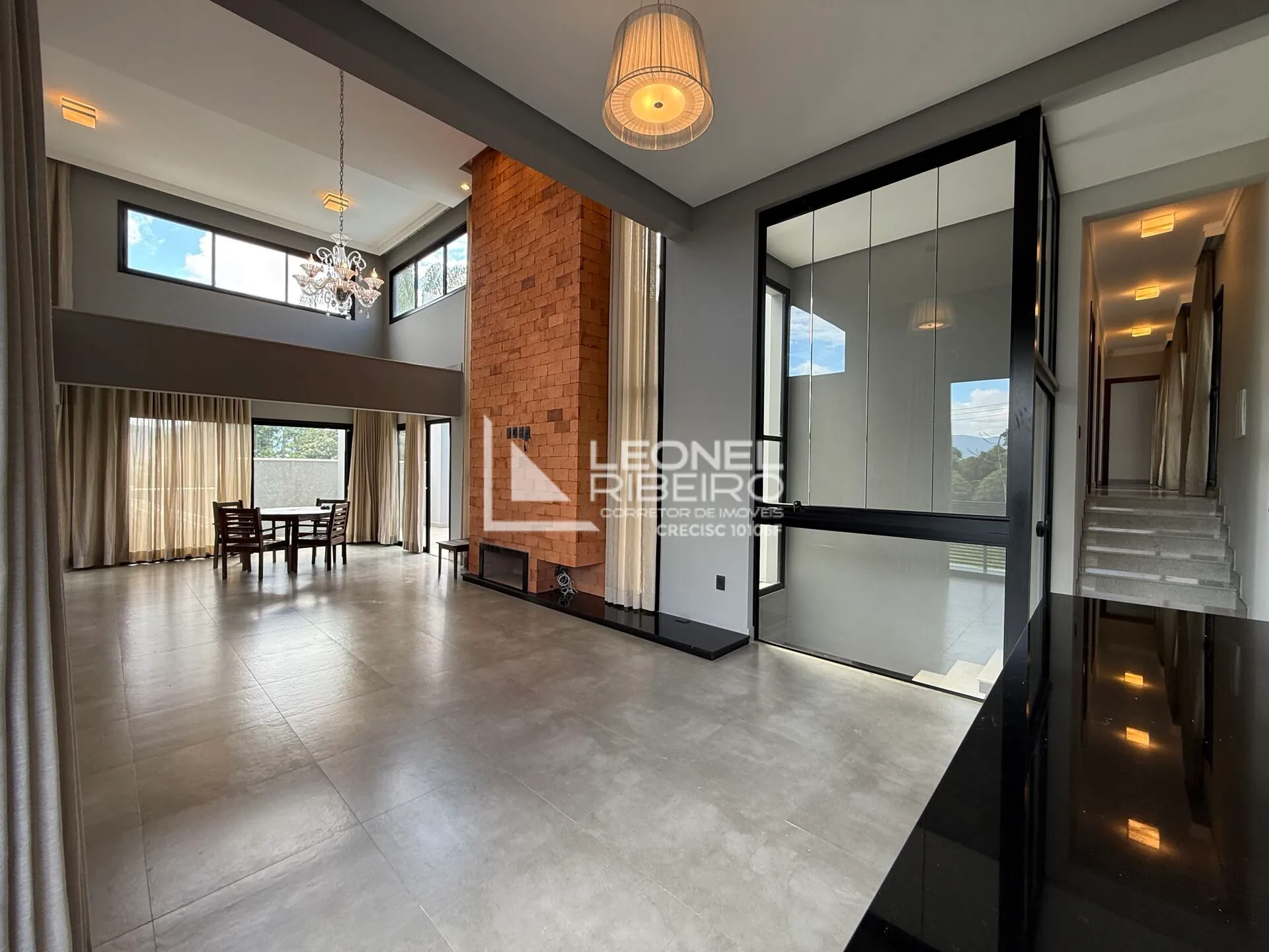 Casa com 3 dormitórios (1 suíte) à venda, 260,00 m no bairro dos Estados em Timbó-SC — foto 3