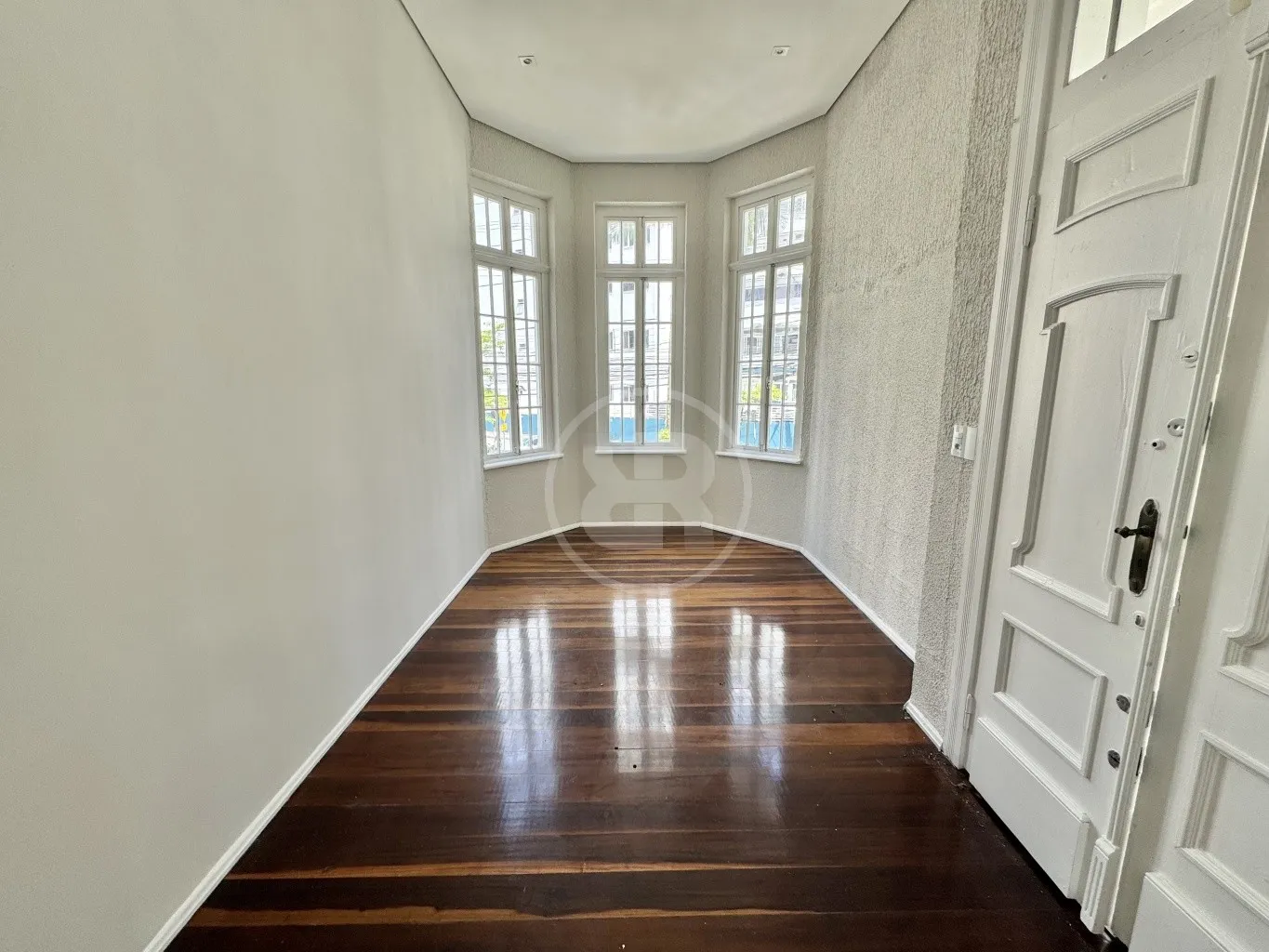 Casa Comercial com 755m2 privativos e 20 Vagas de Estacionamento, para alugar no Centro de Blumenau/SC, em frente ao Hospital Santa Isabel. — foto 6