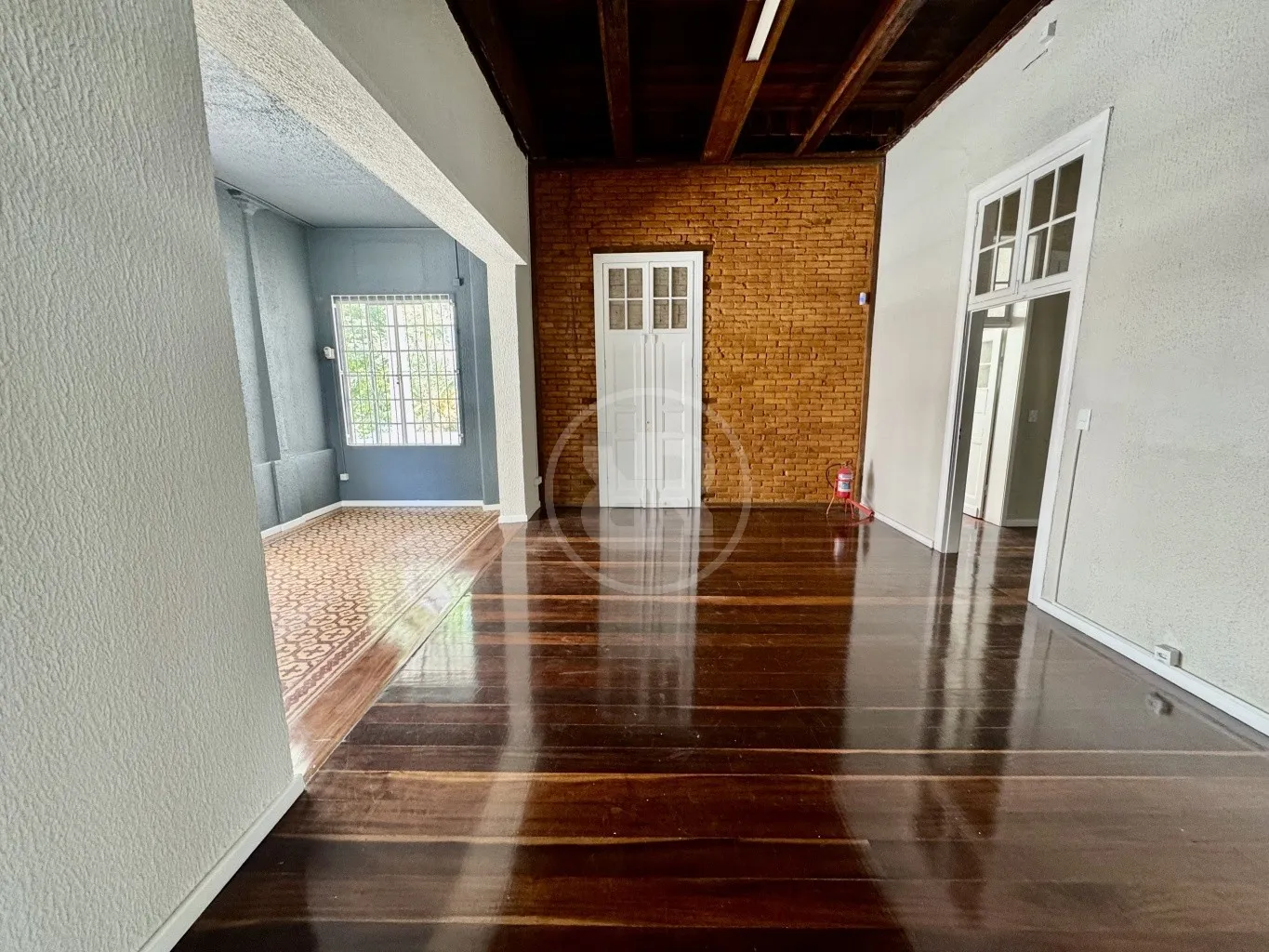 Casa Comercial com 755m2 privativos e 20 Vagas de Estacionamento, para alugar no Centro de Blumenau/SC, em frente ao Hospital Santa Isabel. — foto 7