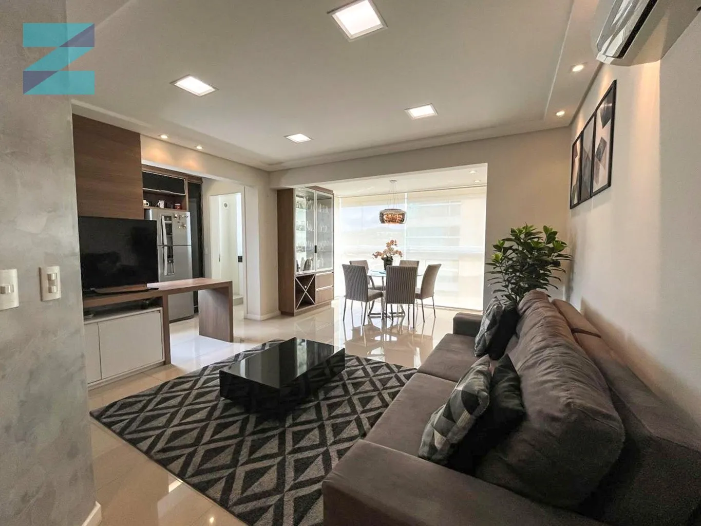 APARTAMENTO FINAMENTE MOBILIADO, EQUIPADO, E CLIMATIZADO ! - foto 1