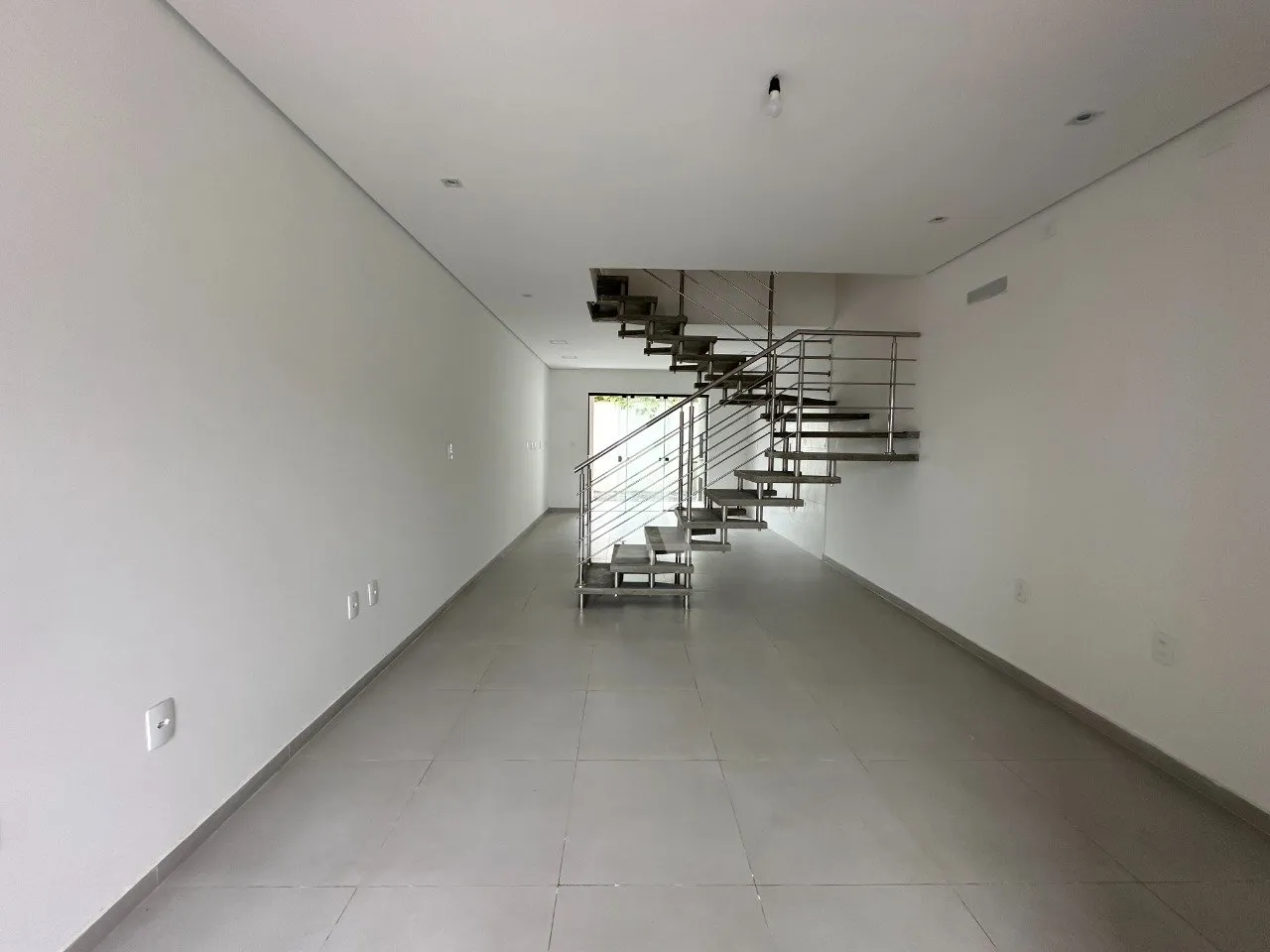 Sobrado Geminado com 1 suíte mais 2 quartos à venda no bairro Floresta em Joinville, R$ 499.000.00 — foto 7