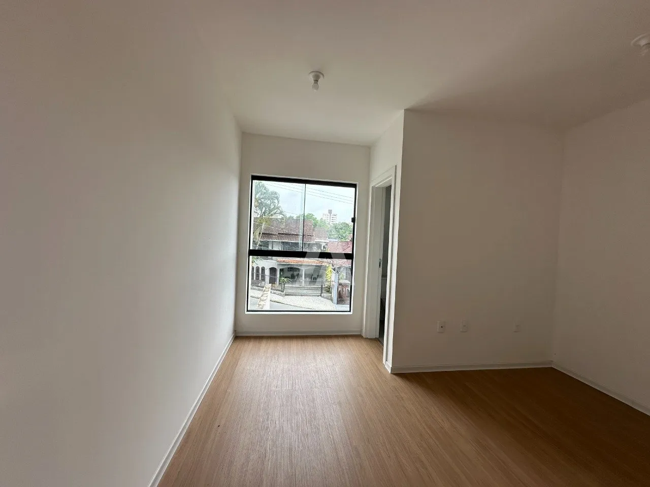 Sobrado Geminado com 1 suíte mais 2 quartos à venda no bairro Floresta em Joinville, R$ 499.000.00 — foto 2