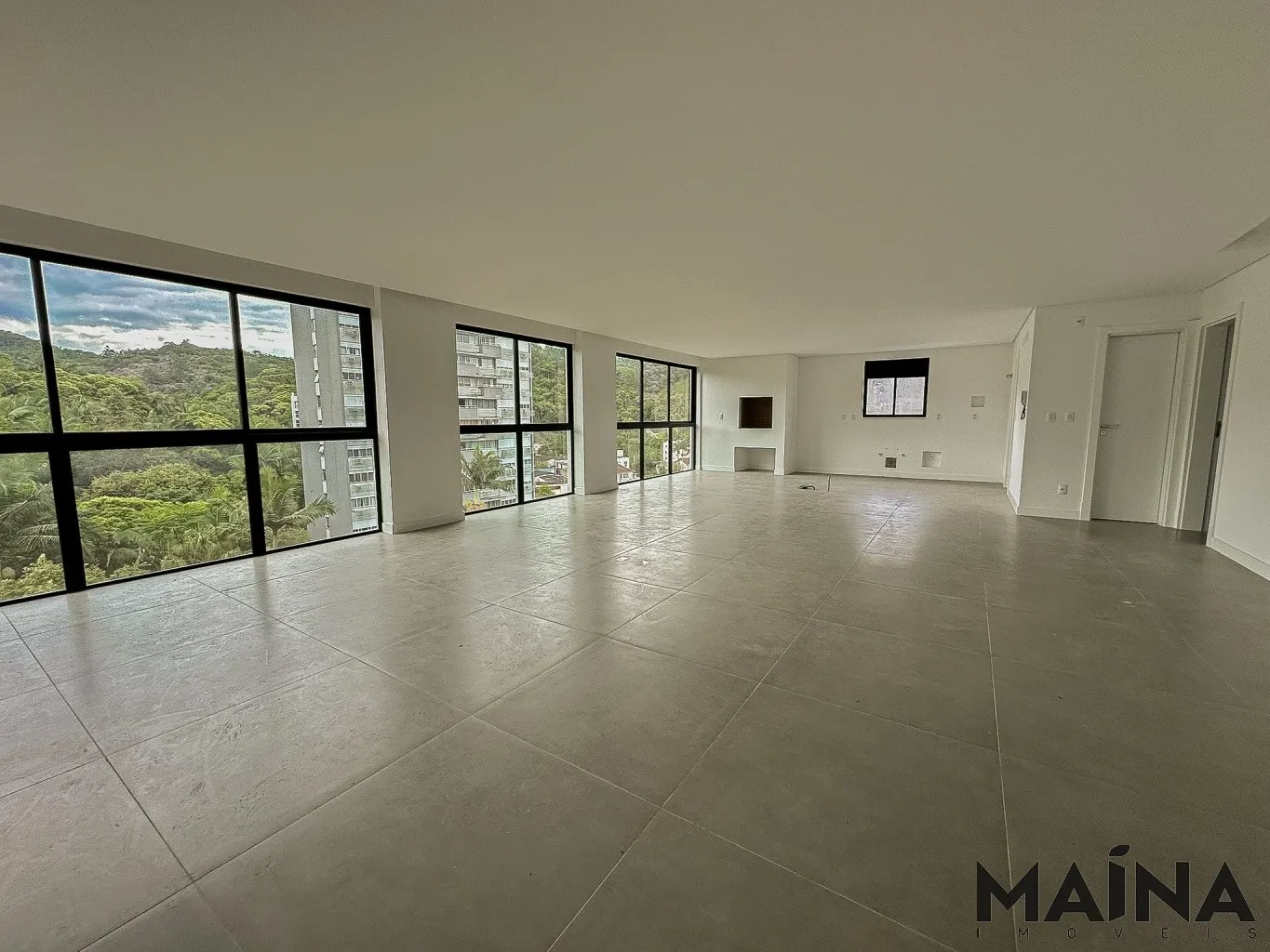 Belíssimo apartamento NOVO com 3 suítes no bairro Bom Retiro em Blumenau - SC — foto 3