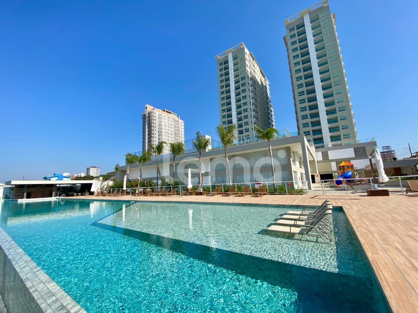 Apartamento em condomínio frente mar em Balneário Piçarras - foto 1