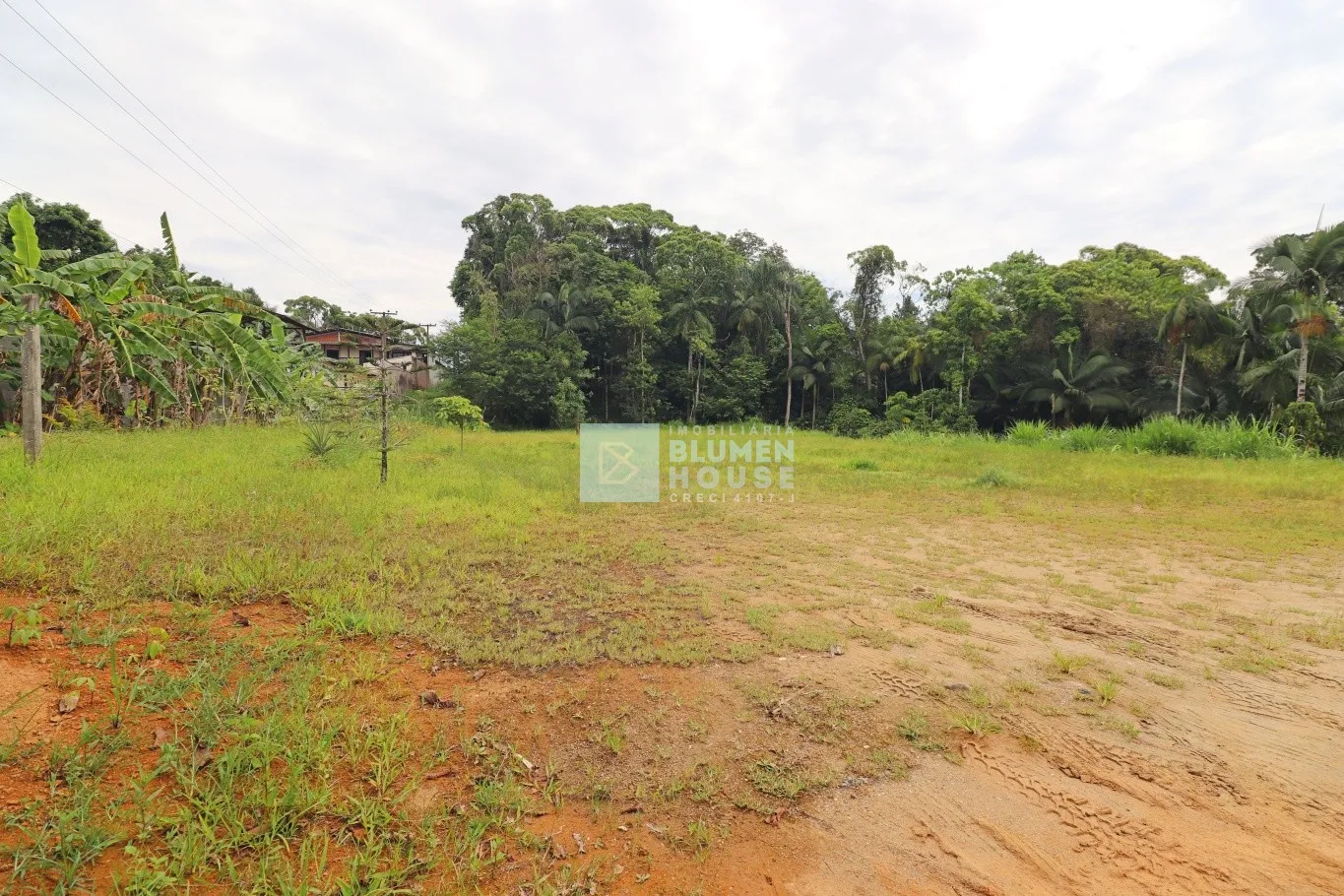 Amplo terreno plano com fácil acesso para a BR 470, no bairro Salto do Norte! — foto 2