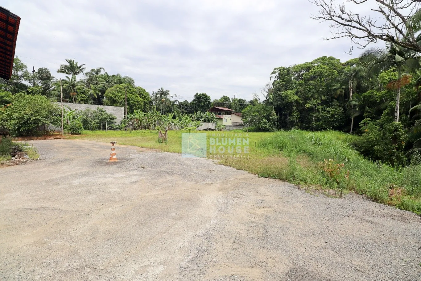 Amplo terreno plano com fácil acesso para a BR 470, no bairro Salto do Norte! — foto 3