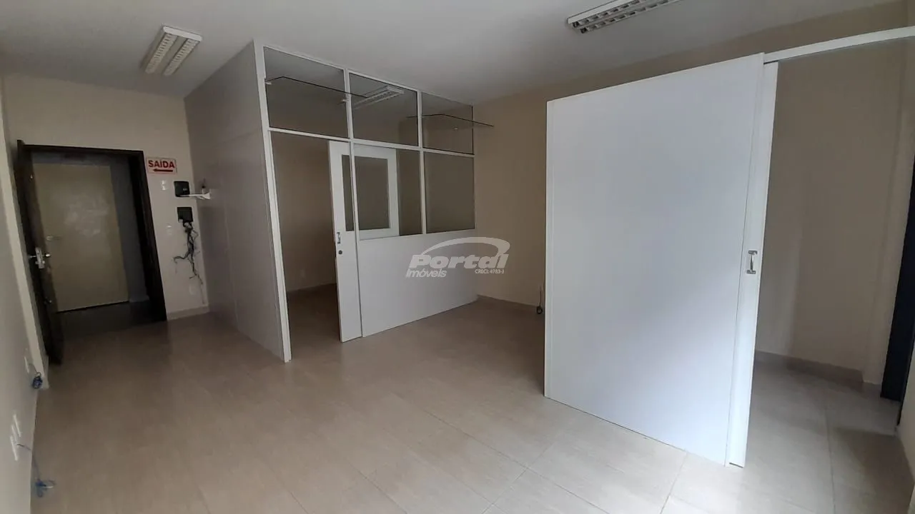 Sala comercial disponível para locação no bairro Centro, em Blumenau/SC. — foto 3