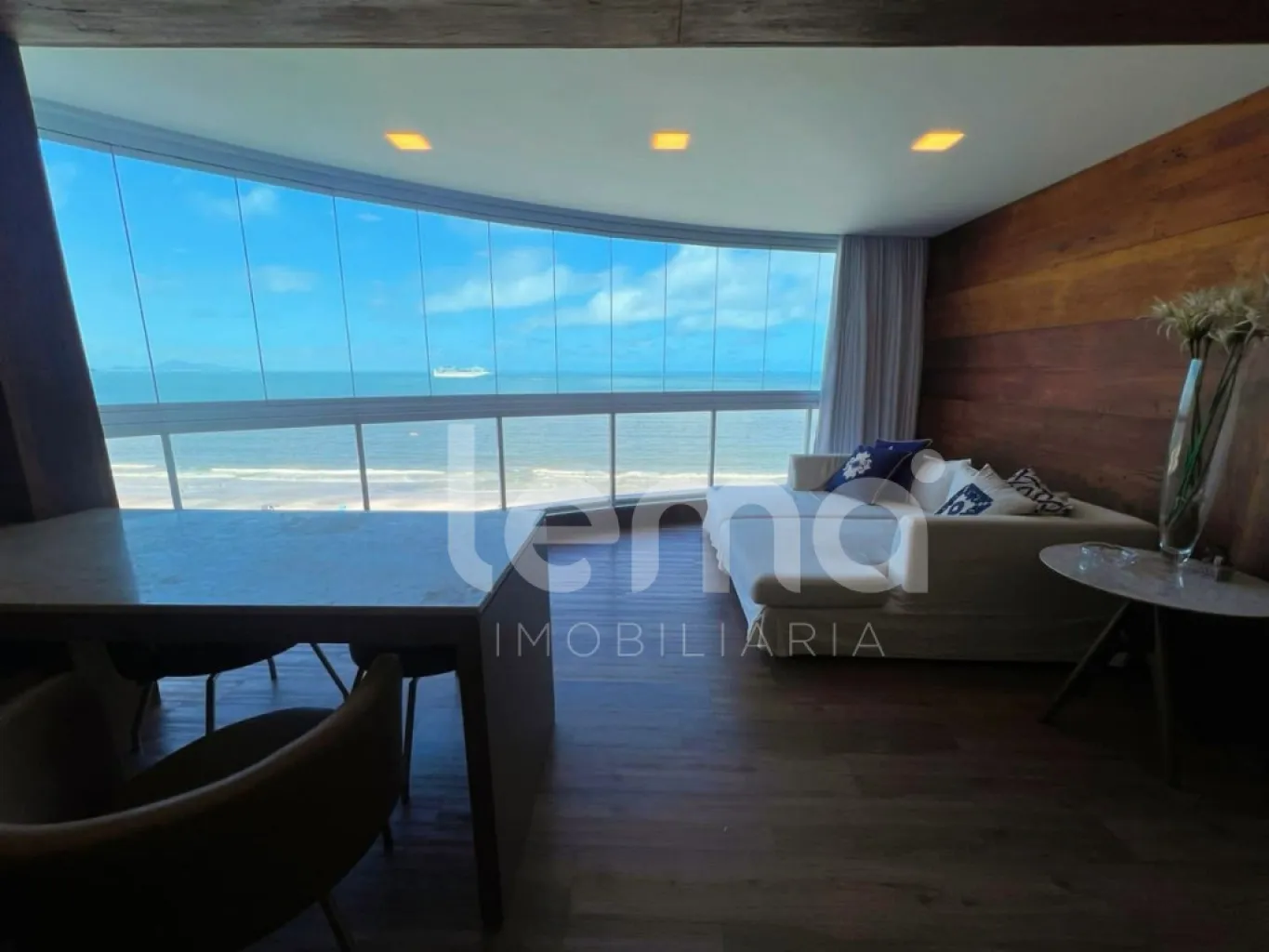 Amplo apartamento Frente Mar em Balnéario Camboriú-SC - foto 1