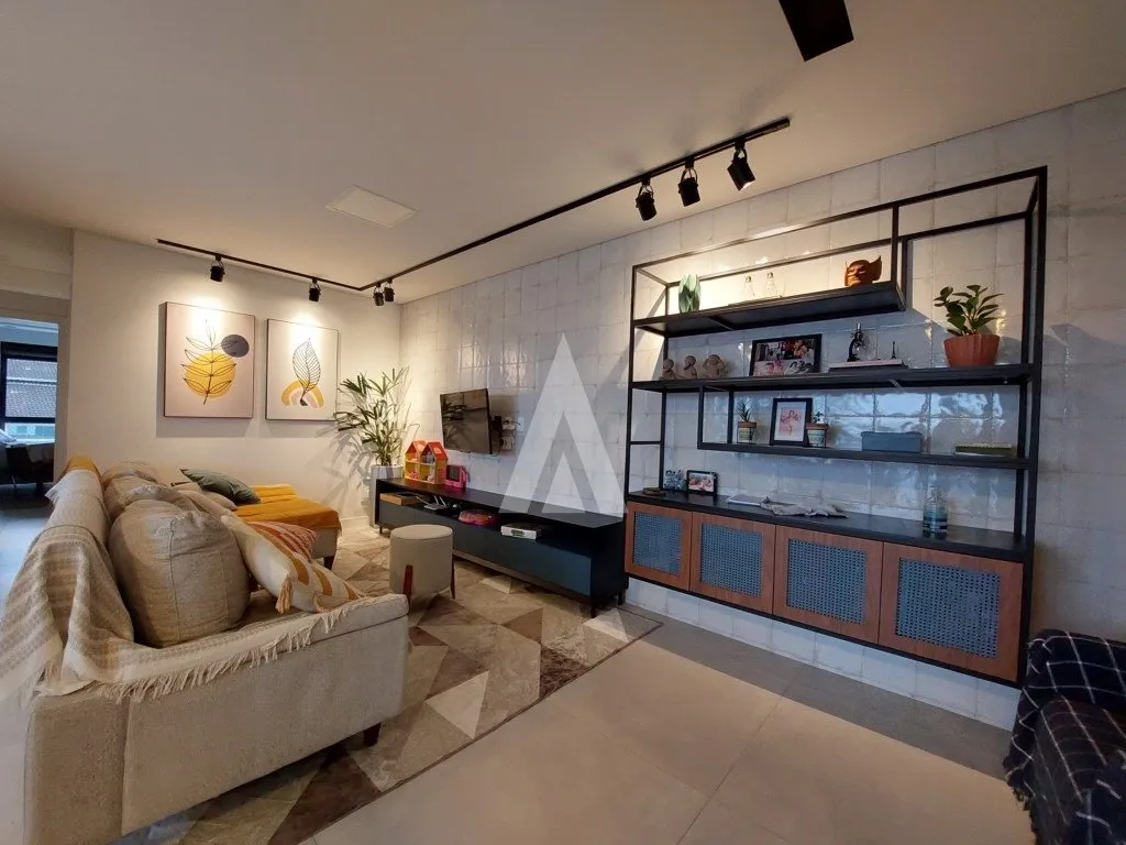 Apartamento com 1 suíte e 2 quartos à venda no bairro Santo Antônio em Joinville-SC por R$900.000,00. — foto 2