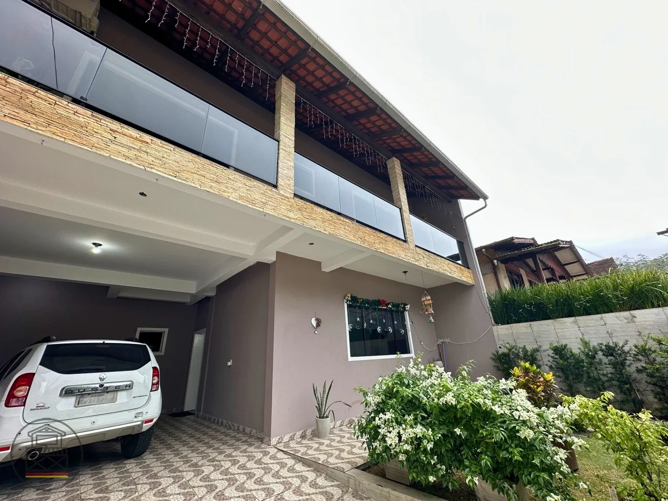 Excelente casa podendo ser transformada em comercio!! - foto 1