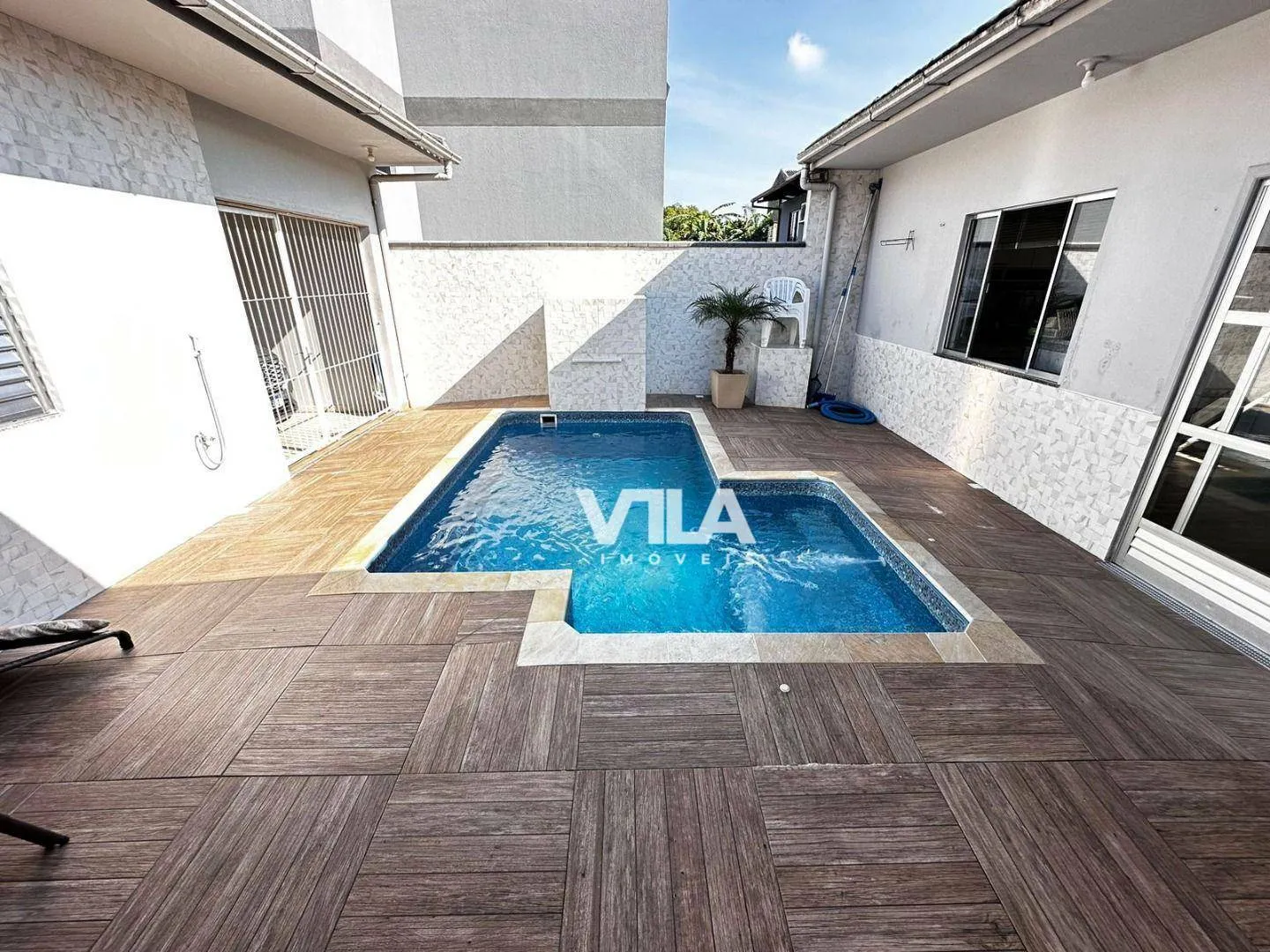 Excelente casa de 4 quartos no Bairro Tribess!!!! - foto 1