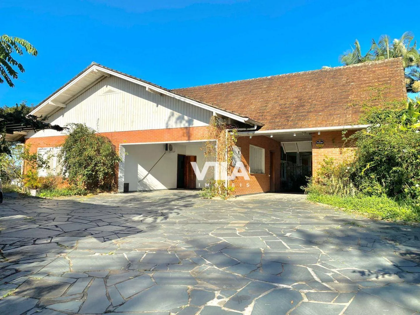 Casa com 5 dormitórios à venda, 405 m por R$ 2.500.000,00 - Jardim Blumenau - Blumenau/SC - foto 1