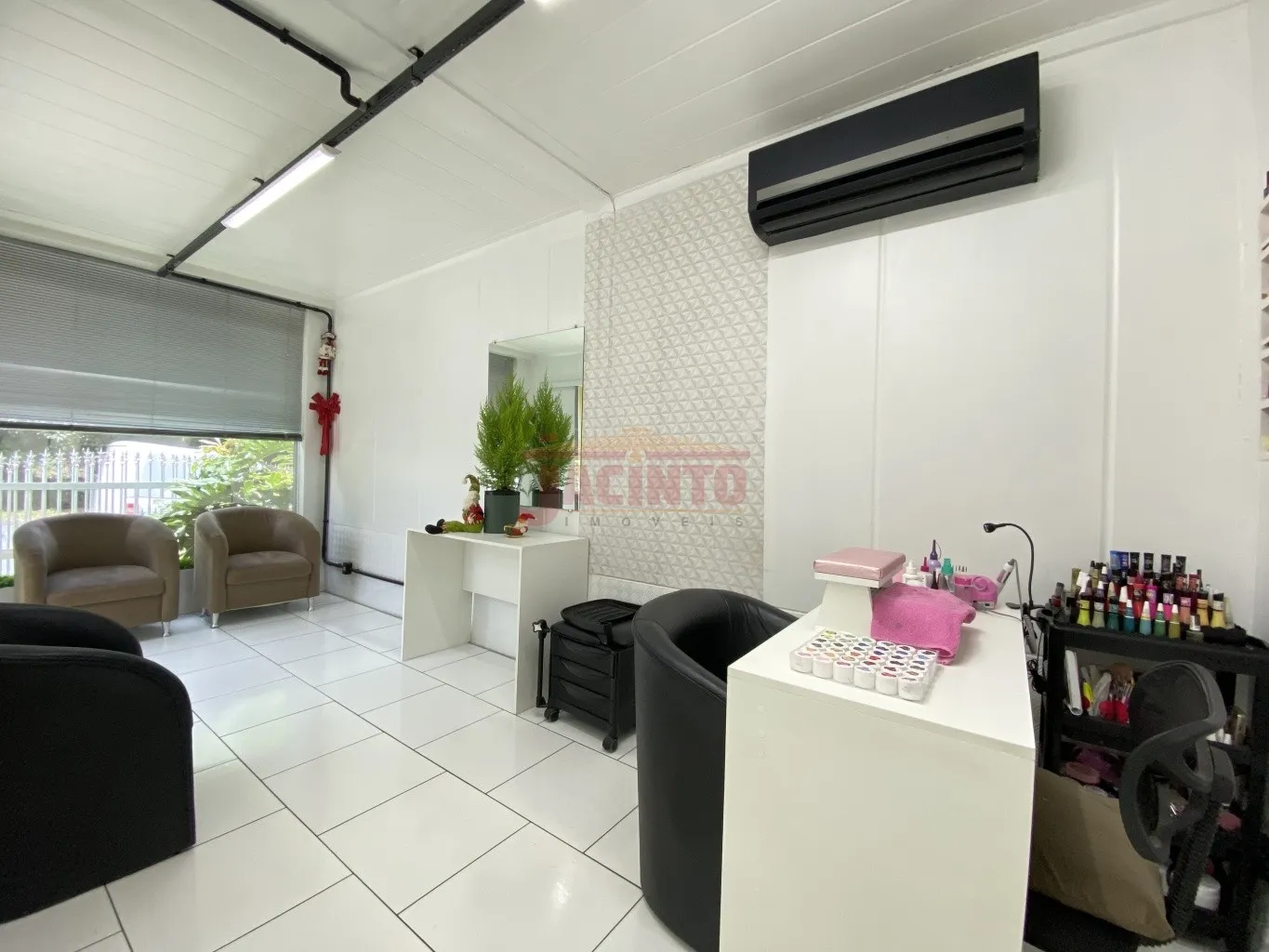 Ótima oportunidade para um salão de beleza! Sala comercial contêiner com aproximadamente 60m no Bairro Fortaleza. — foto 7
