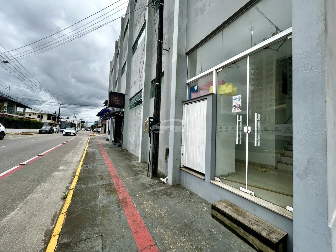 Sala comercial disponível para locação no bairro Centro - Balneário Piçarras/SC (Cód. 20406) — foto 2