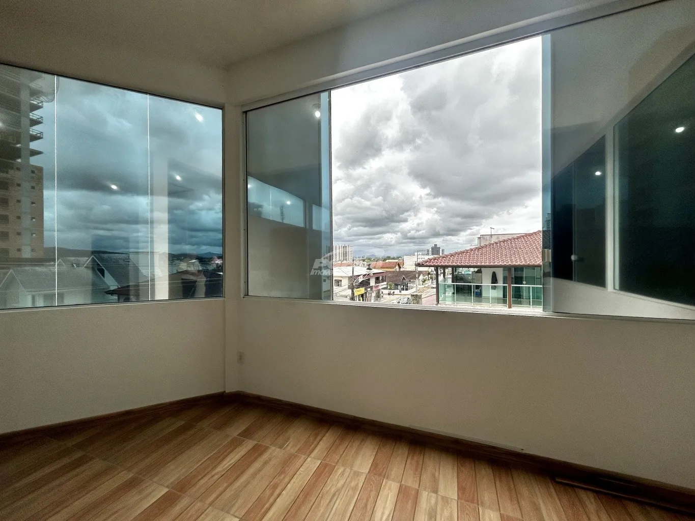 Sala comercial disponível para locação no bairro Centro - Balneário Piçarras/SC (Cód. 20406) — foto 3