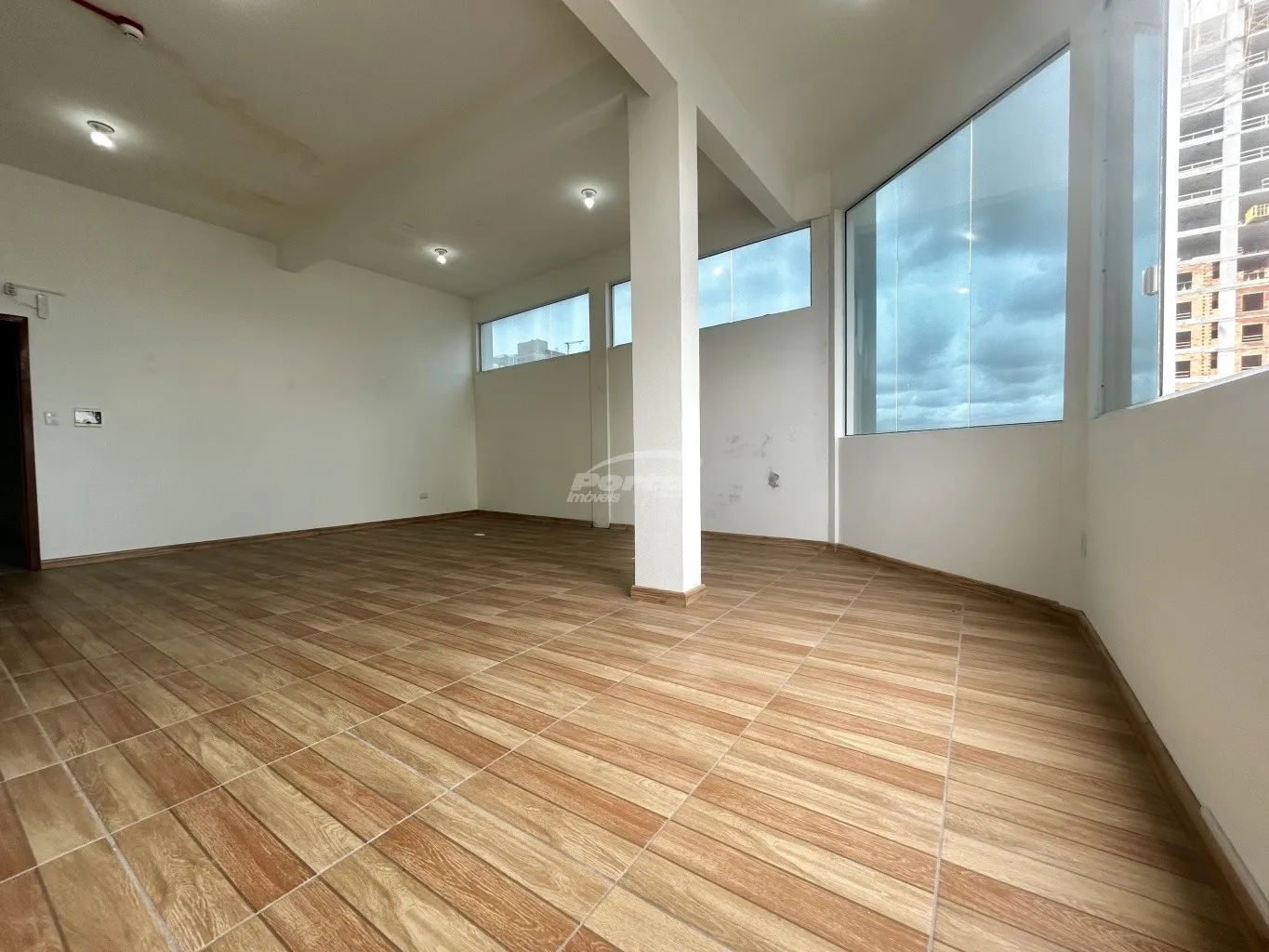 Sala comercial disponível para locação no bairro Centro - Balneário Piçarras/SC (Cód. 20406) — foto 7