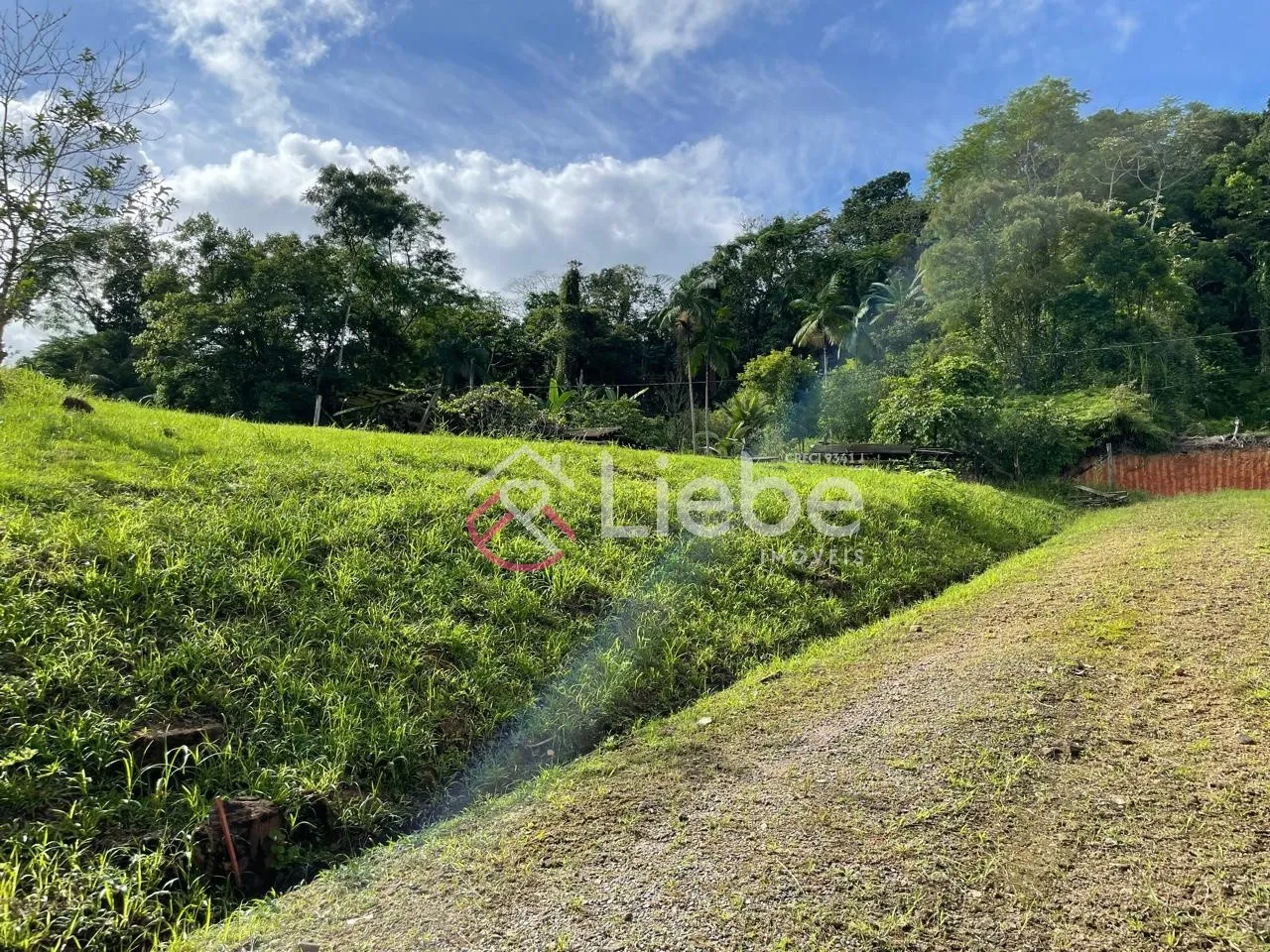 Ótimo terreno no bairro Centro na cidade de Pomerode com 1.454,90m fazendo frente em 20,00 metros. — foto 3