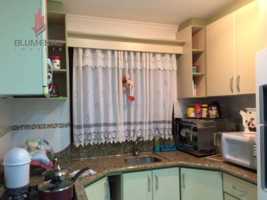 Imóvel oferece piscina, salão de festas. — foto 5