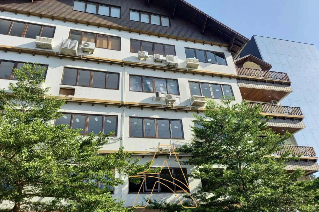 Sala Comercial Ampla para Locação no Edifício Flamingo no Centro de Blumenau - foto 1